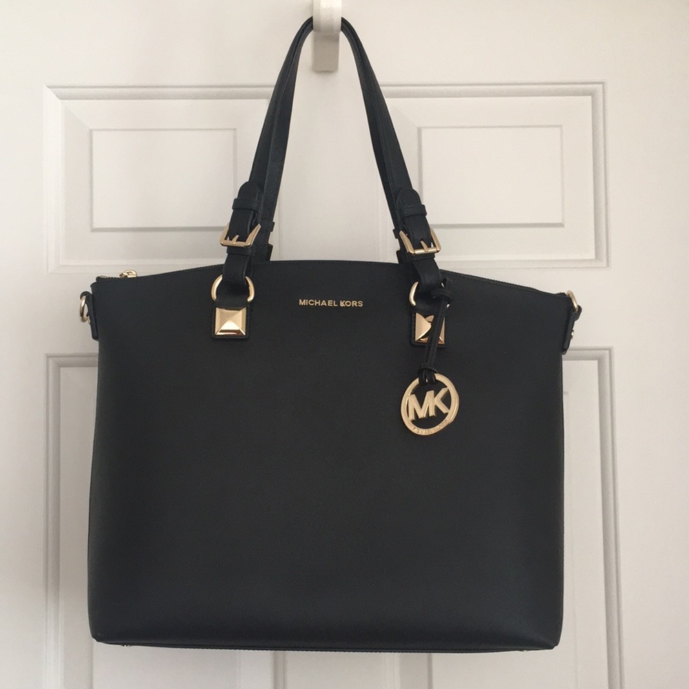 Michael Kors Women’s Bag Black Gold Hardware